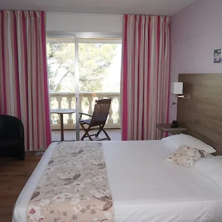 Logis Le Col De L'ange Hotel 3*
